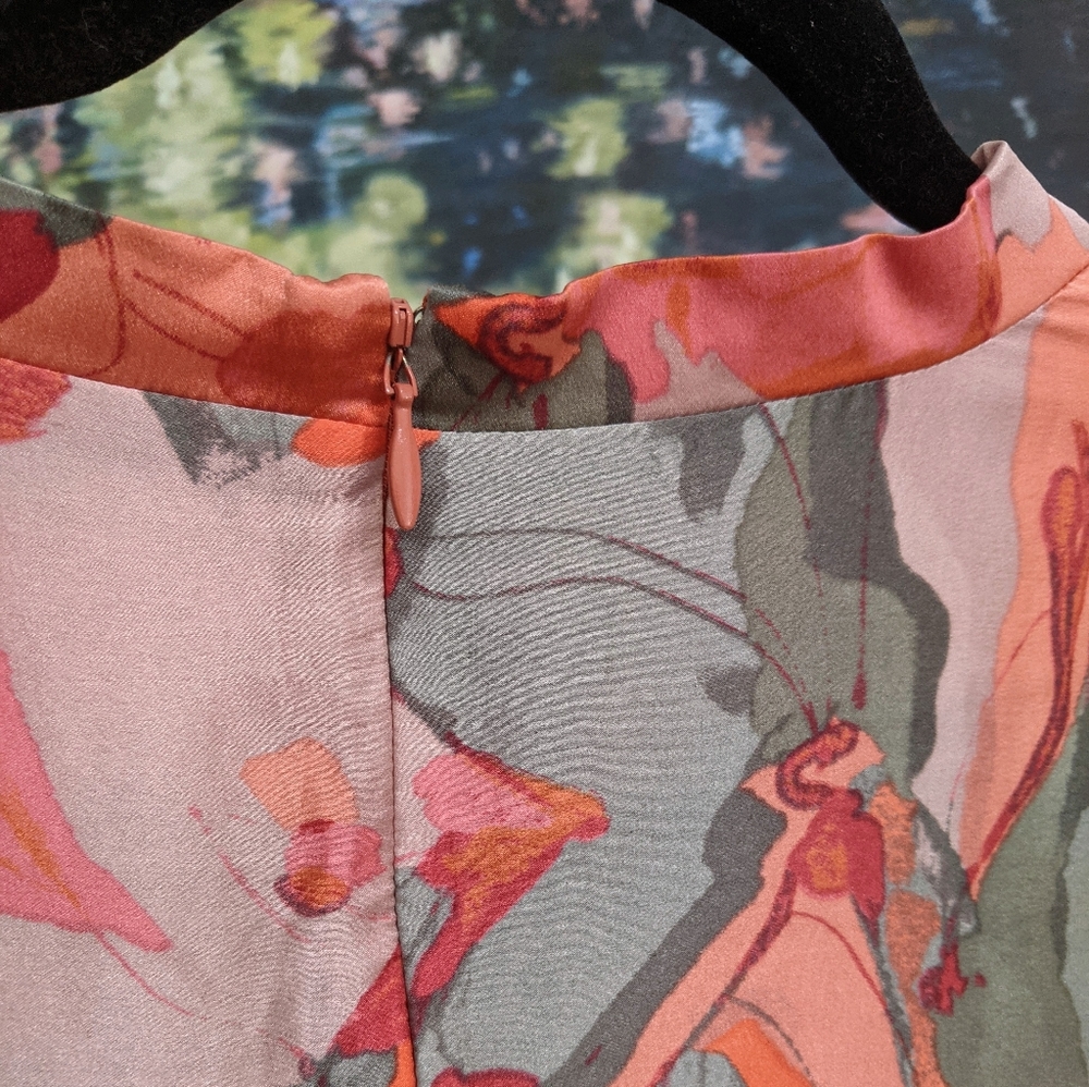 BANANA REPUBLIC Beautiful 100% Silk Dress - Picture 8 of 14